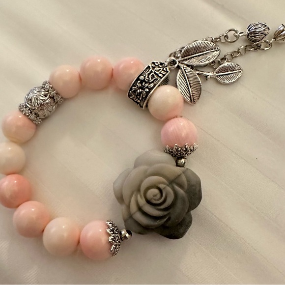 Meet your Posher, Alesha - Picture 1 of 16